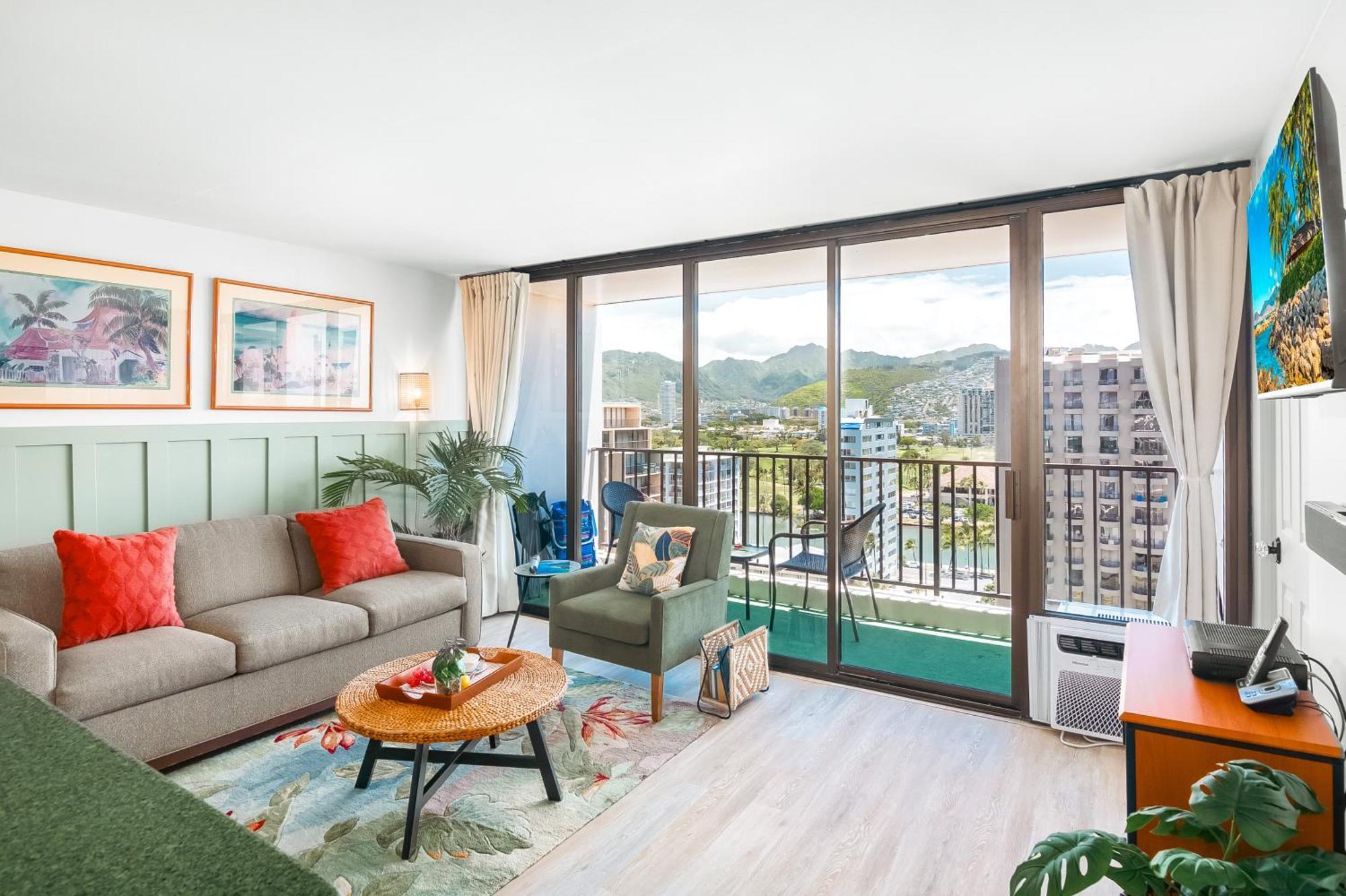 Mountain View Condo W/ King-Size Bed, Free Parking Honolulu Bagian luar foto
