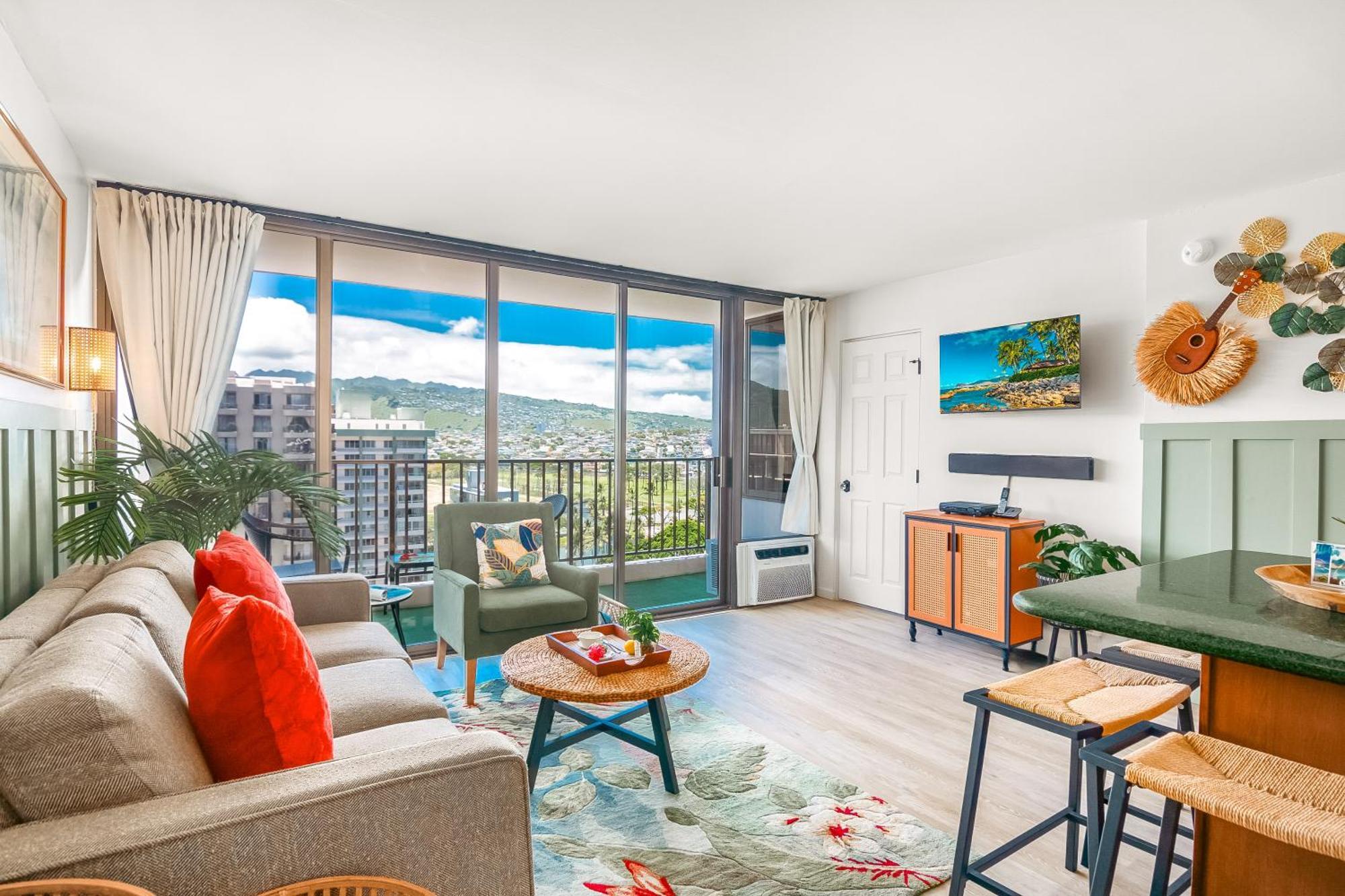 Mountain View Condo W/ King-Size Bed, Free Parking Honolulu Bagian luar foto