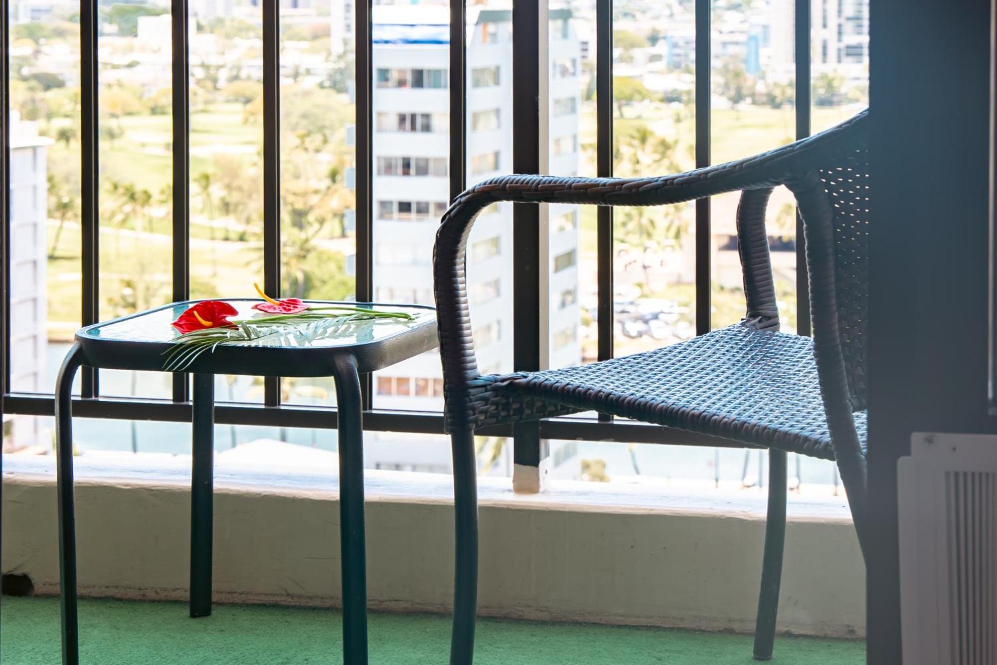 Mountain View Condo W/ King-Size Bed, Free Parking Honolulu Bagian luar foto