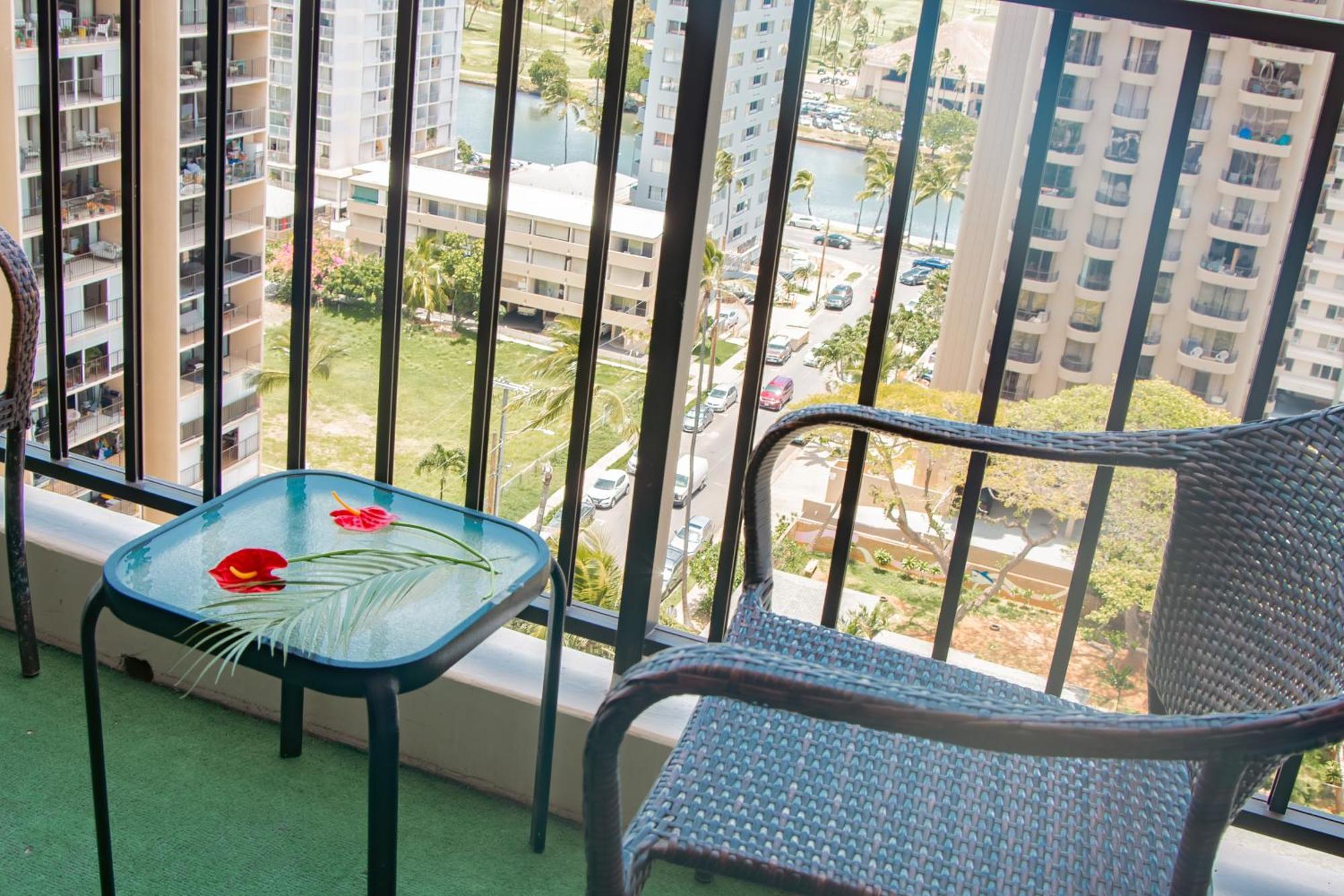 Mountain View Condo W/ King-Size Bed, Free Parking Honolulu Bagian luar foto