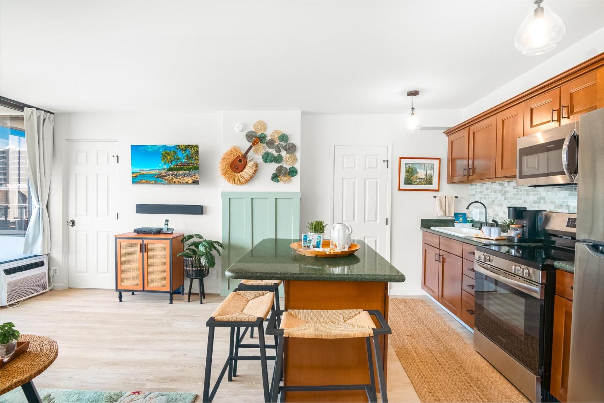 Mountain View Condo W/ King-Size Bed, Free Parking Honolulu Bagian luar foto