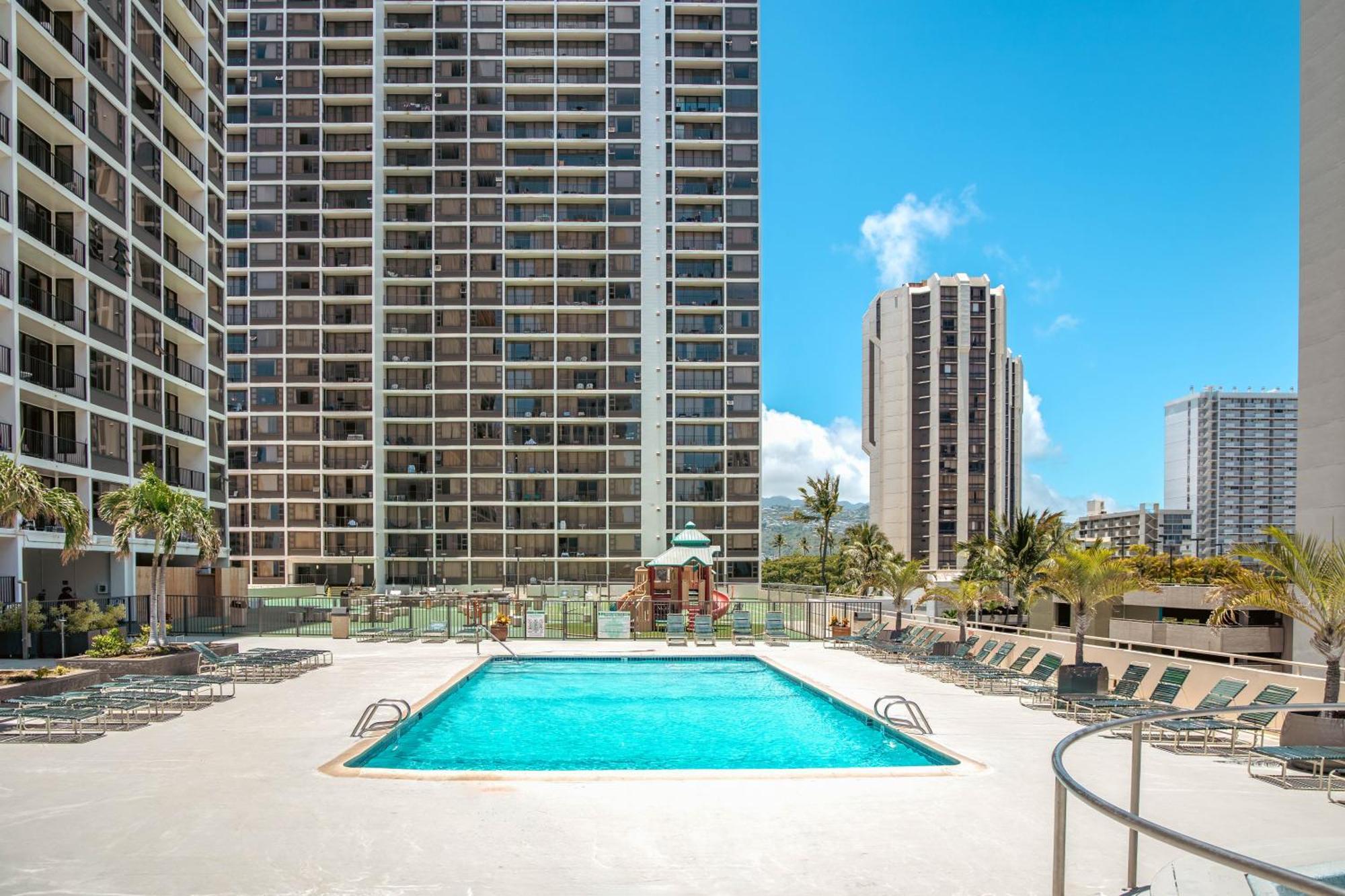 Mountain View Condo W/ King-Size Bed, Free Parking Honolulu Bagian luar foto